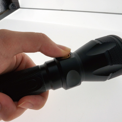 Starke tauchende LED-Handtaschenlampe 600 Lumen mit Drucktastenschalter