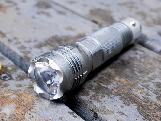 Taktische wieder aufladbare Nottaschenlampe, wieder aufladbare super helle Taschenlampe