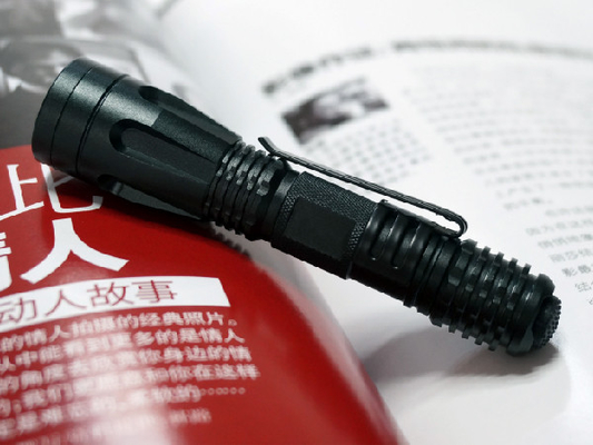 Haushalt IPX7 imprägniern Cree geführten taktischen Taschenlampen-Drucktastenschalter