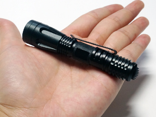 Lumen 630cd Aaa 50 führte Taschenlampe, super helle Keychain-Taschenlampe