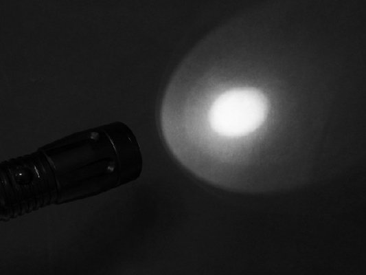 Führte schwarze Farbe geführte elektrische Fackel, Notwehr Taschenlampen-Industriedesign