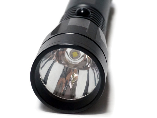 CREE taktische kampierende LED Taschenlampen-hohe Leistung mit 6 * AAA-Trockenbatterie