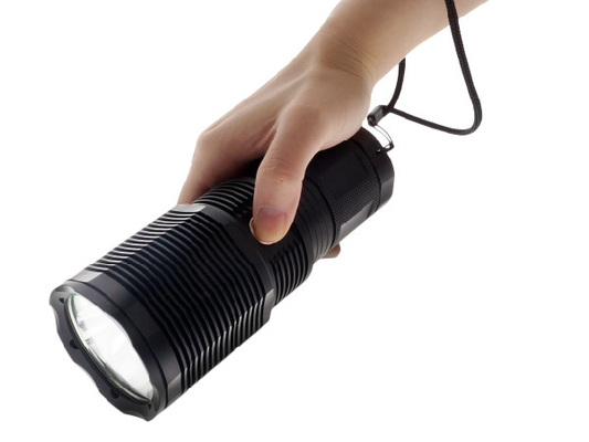 4 x 18650 Stativ-hellste geführte Fackel, wieder aufladbare taktische geführte Taschenlampe