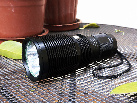 LED Taschenlampe im Freien IPX7 die 3000 Lumen-imprägniern 6400K mit Handbügel
