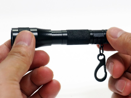 Arbeiten Sie die Taschenlampe 35lm IP44 der Gewohnheits-LED Keychain 0.6W veranschlagend maximaler Ertrag um
